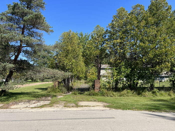 Shay Lake Motel (Cybs Hideaway Lounge) - Sept 4 2023 Photo (newer photo)